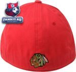 Кепка Чикаго Блэкхокс / Chicago Blackhawks Basic Logo Red Structured Flex Hat